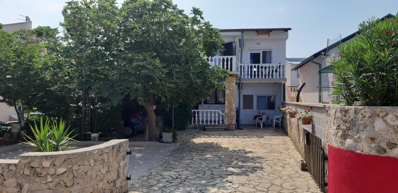Apartments Max Vir Zewnętrze zdjęcie