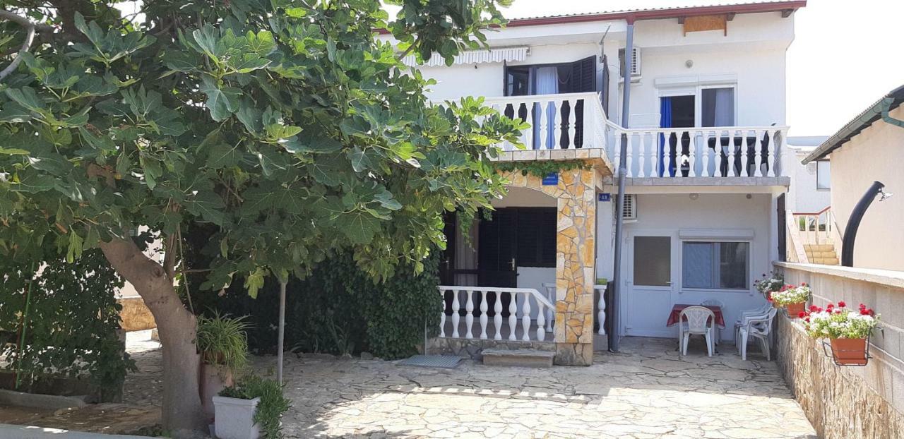 Apartments Max Vir Zewnętrze zdjęcie