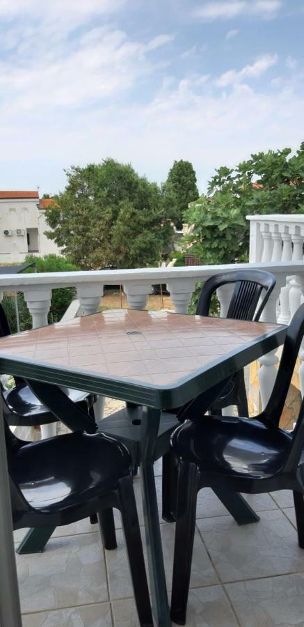 Apartments Max Vir Zewnętrze zdjęcie